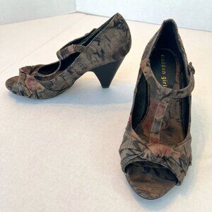 Madden Girl Women’s Rich Print T-Strap Heels Size 6.5